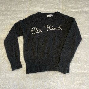 Beautiful barely used 100% Cashmere Magaschoni.